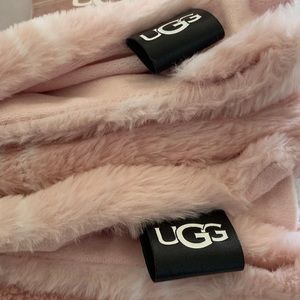 UGG Polar Plush Grid Standard/Queen Pillowcase